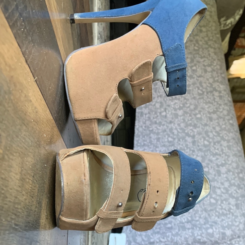 Privileged shoes size 6.5.